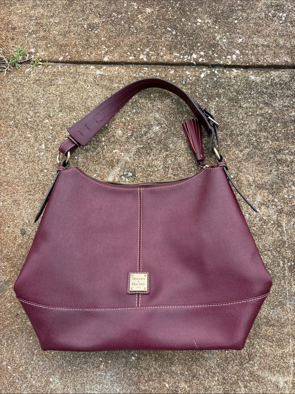 Dooney & Bourke Gracie Women's Plum Leather Hobo Bag. EUC